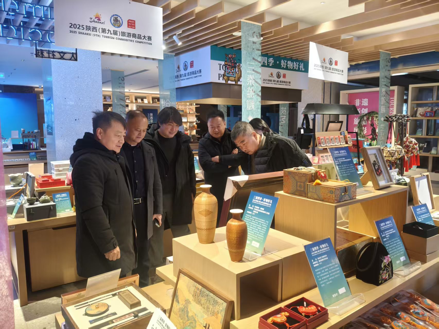公司负责人接待商业综合体领导来访